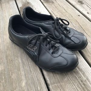 Sleek Black Women’s Sketchers. Size 9.